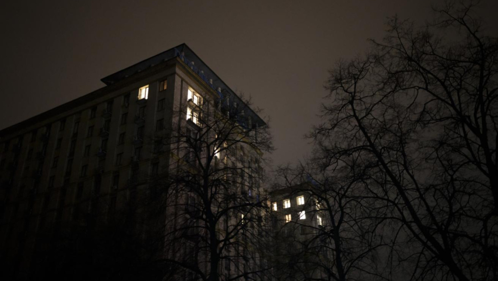 Украйна: Девет убити при руски атаки в Киев и Харков, пожар в Киево-Печорска лавра