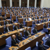Българските депутати с едни от най-високите заплати в Европа, българите - с най-ниската