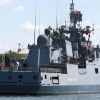 Руска фрегата стреля предупредително срещу британска яхта
