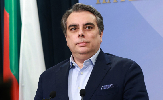 Асен Василев: Господин Гундяев е служител на КГБ, а не е духовно лице