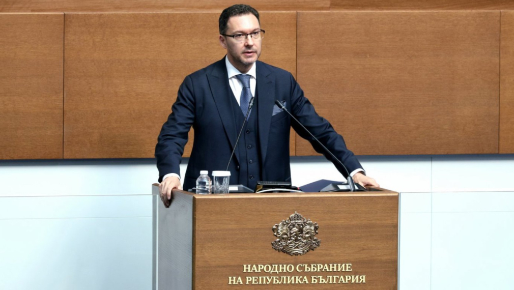 ГЕРБ обвини Радев, че застава до Русия със защитата на патриарх Кирил