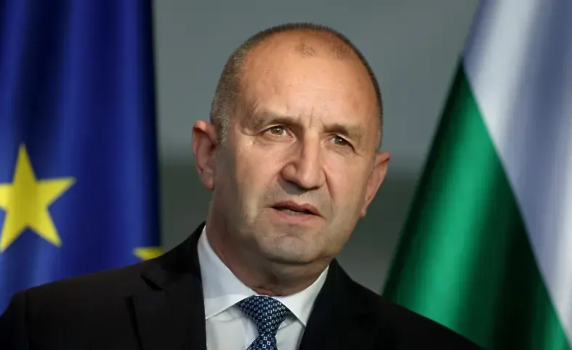 Радев: България няма да се простреля в крака със санкции срещу собственика на „Лукойл“ Вагит Алекперов