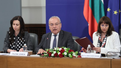 Правителството замразява минималната заплата на 620 евро до 2028 г.