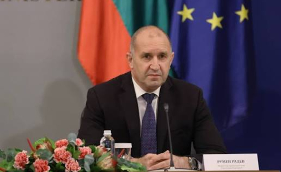 Радев: Дефицитът в бюджета ще бъде доста над 3%