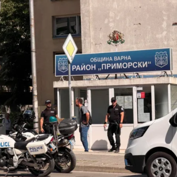 Обиск и арести заради "Баба Алино", задържаха 7 служители на район "Приморски"