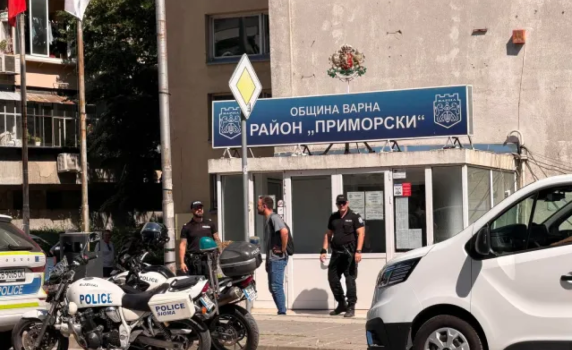 Обиск и арести заради "Баба Алино", задържаха 7 служители на район "Приморски"