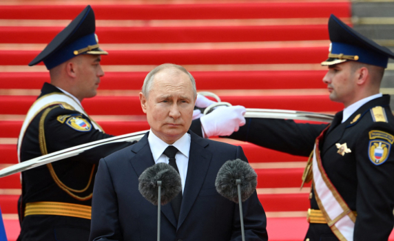 "Ройтерс": Руски ястреби призовават Путин да ескалира войната и да прекрати преговорите със САЩ