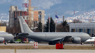 Част от американските военни самолети отлетяха от София
