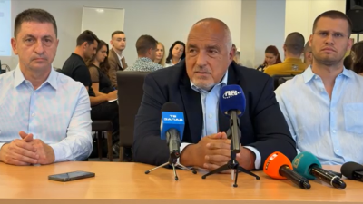Борисов прави кабинет в сянка, в сегашния се справял само Копринков