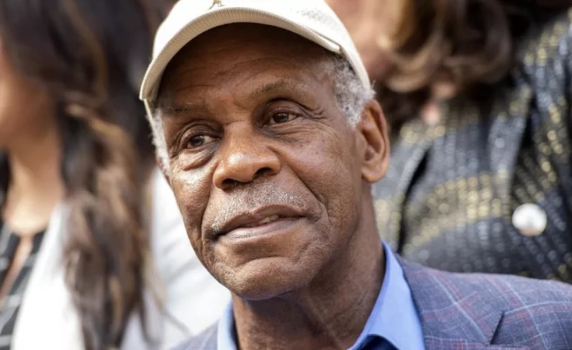Актьорът Дани Глоувър обяви, че страда от болестта на Алцхаймер