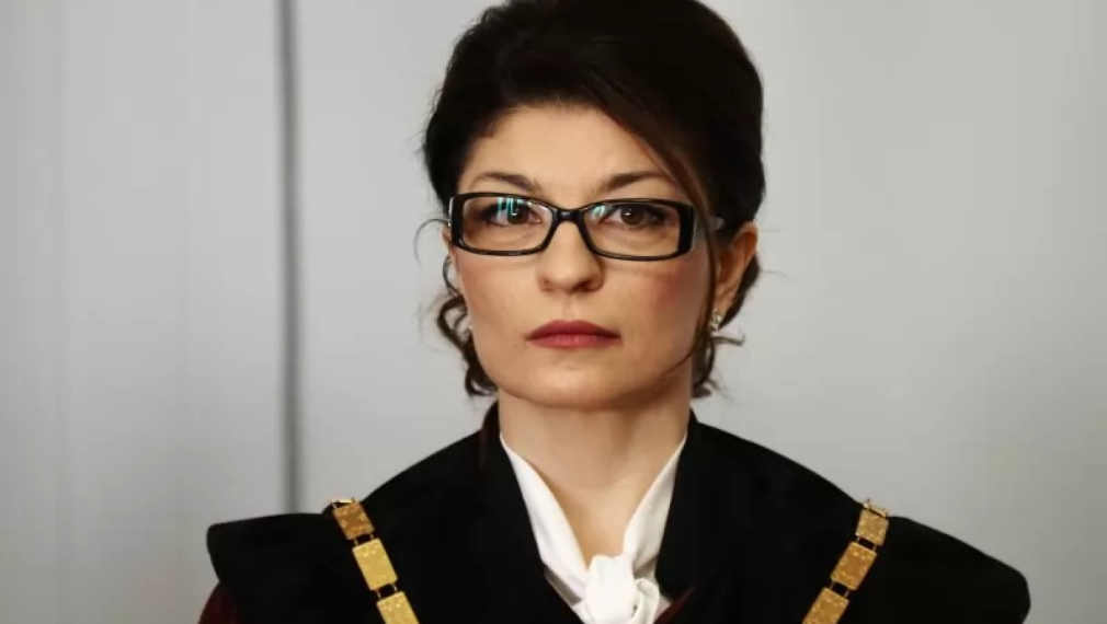 Десислава Атанасова: На тази дата не съм летяла с Пеевски до Дубай, а с граждански полет до Истанбул