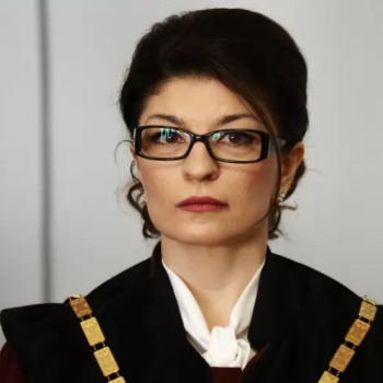 Десислава Атанасова: На тази дата не съм летяла с Пеевски до Дубай, а с граждански полет до Истанбул
