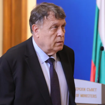 Министър Вълчев: МОН проверява ЛГБТ филм, сниман в две столични училища с пари от Фонд „Култура“