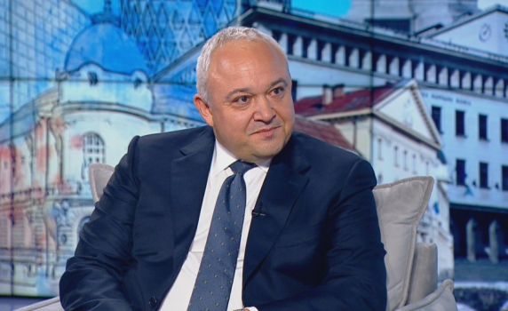 Демерджиев: Десислава Атанасова е ползвала два паспорта - дипломатически и личен. Унищожила е втория през април