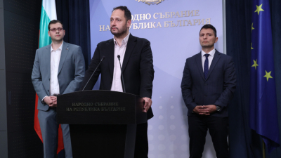 Промени в изборния кодекс: ПБ предлагат само с машини в големите секции и без район "Чужбина"