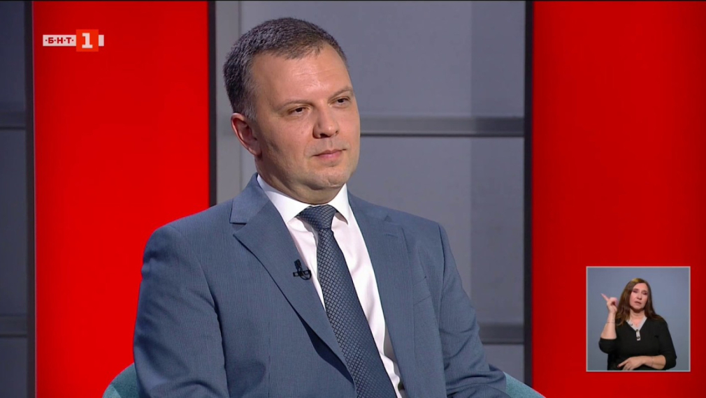 Министър Найденов: Няма механизъм за освобождаване на конституционен съдия при уронване на престижа на институцията