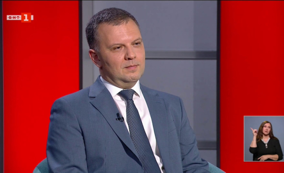 Министър Найденов: Няма механизъм за освобождаване на конституционен съдия при уронване на престижа на институцията