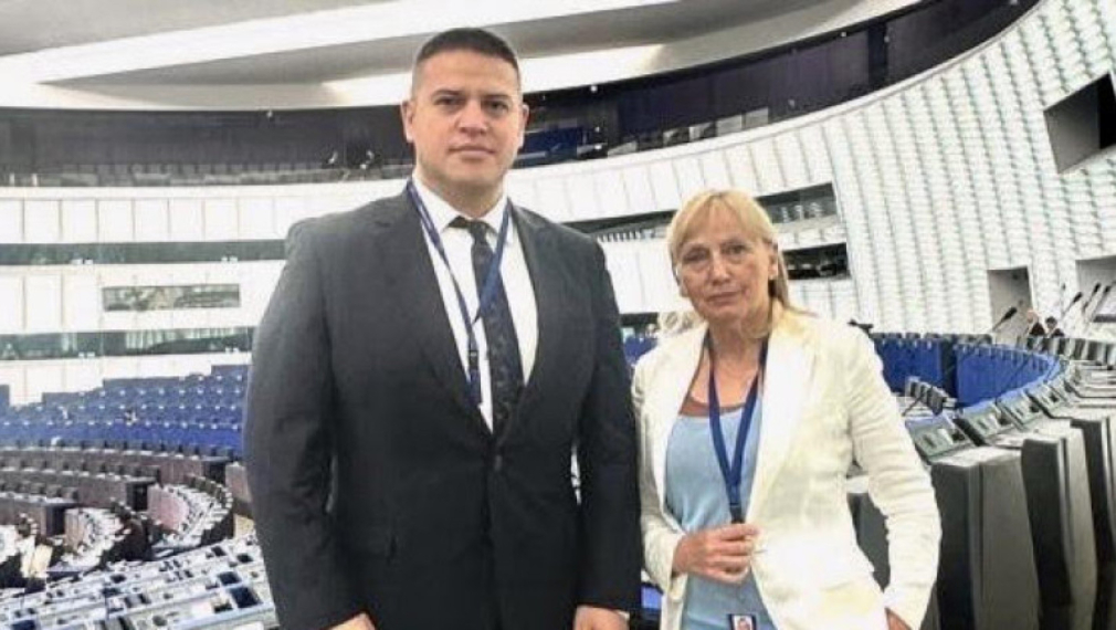 Елена Йончева и Танер Кабилов вече са част от групата на Европейските консерватори и реформисти в ЕП