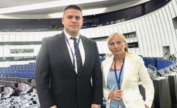 Елена Йончева и Танер Кабилов вече са част от групата на Европейските консерватори и реформисти в ЕП