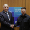 Радев и Зеленски разговаряха в Анкара за енергийни проекти, украинският президент го покани в Киев