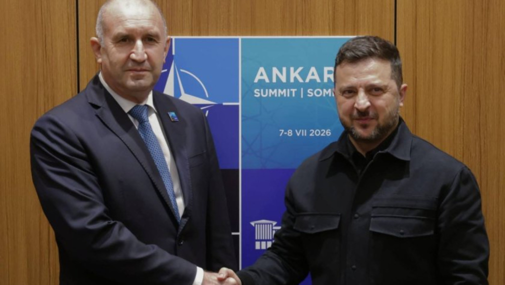 Радев и Зеленски разговаряха в Анкара за енергийни проекти, украинският президент го покани в Киев