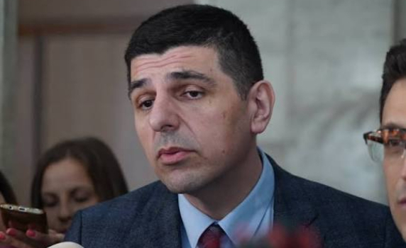 ДБ критикуват Радев, че е в Париж, но не за "коалицията на желаещите" зад Украйна