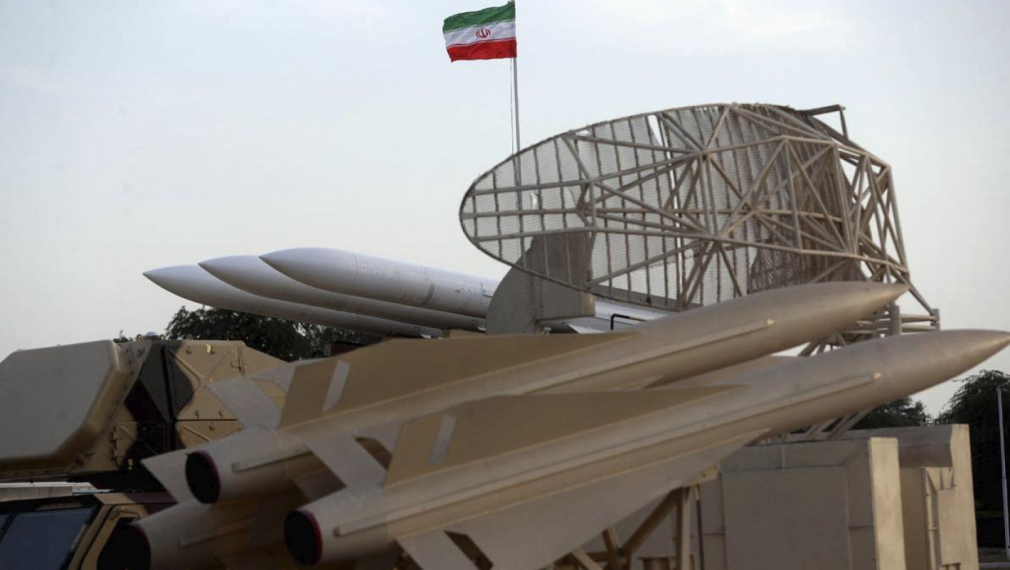 Иран заплаши да спре целия износ на петрол и газ, след като САЩ подновиха блокадата на Ормузкия проток