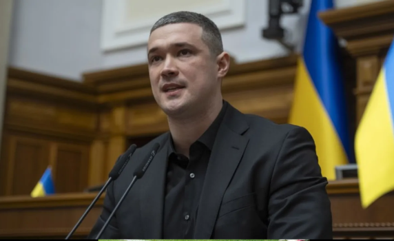 В Украйна се разбунтуваха срещу Зеленски заради уволнението на военния министър