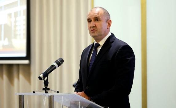 Радев: Идват нови американски самолети-цистерни, предлагаме да бъдат разположени в Безмер