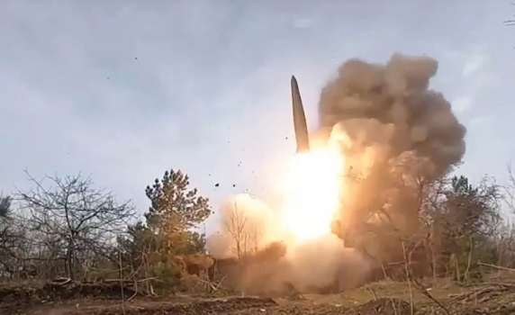 Руските сили удариха пристанища и военни обекти в Одеска област. Киев атакува складове на "Уайлдберис" в Русия