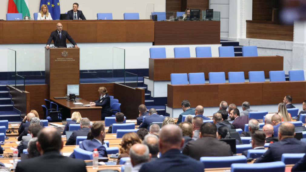 Парламентът одобри разполагането на осем американски самолета-цистерни и 250 военнослужещи в „Безмер“