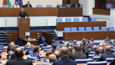 Парламентът одобри разполагането на осем американски самолета-цистерни и 250 военнослужещи в „Безмер“