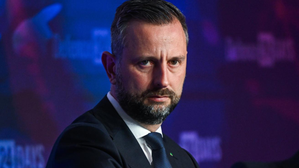 Полският министър на отбраната: Украйна няма да влезе в ЕС с Бандера на знамето си