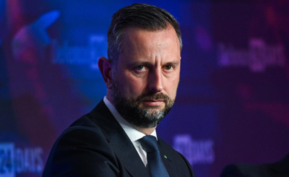 Полският министър на отбраната: Украйна няма да влезе в ЕС с Бандера на знамето си