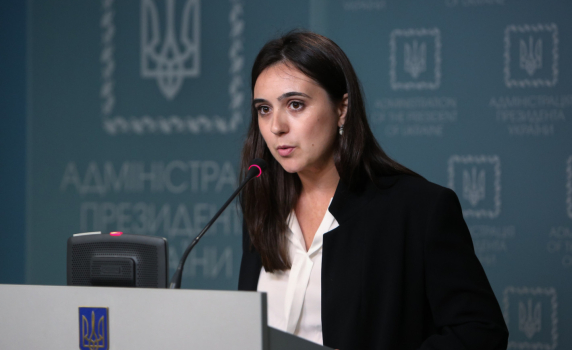 Бившата говорителка на Зеленски: От 20 000 до 50 000 долара получават чужди журналисти и професори само за едно пътуване до Украйна