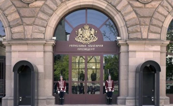 Народното събрание насрочи за 25 октомври изборите за президент и вицепрезидент
