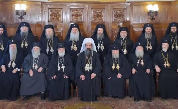 Светият синод в обща позиция: Никанор хули патриарх Даниил, използва Църквата за политика и поражда вражда и разделение
