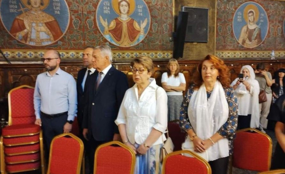 Софийската митрополия опроверга медийните лъжи за прекъсната Литургия заради Митрофанова