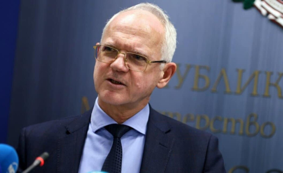 Асен Василев с Пеевски и Борисов ни докараха до невиждан дефицит, а сега критикуват ПБ, че го сваля до 5,7%. Нужни са реформи