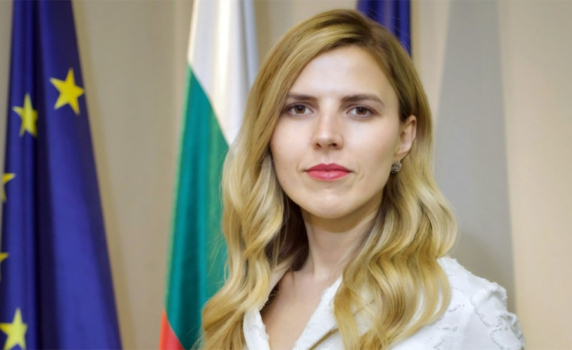 Министър Петрова към украинската посланичка: Неприемливо е влизането във въздушното ни пространство без разрешение