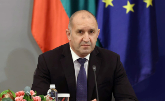 Радев: Пет вертолета и "Спартан" са в готовност за гасене на пожари