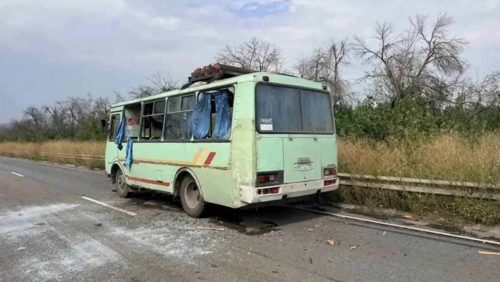 Украинците удариха пътнически автобус в Луганск, загинаха девет души