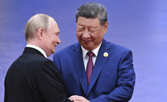 Путин и Си демонстрираха единство срещу Запада на срещата в Киргизстан