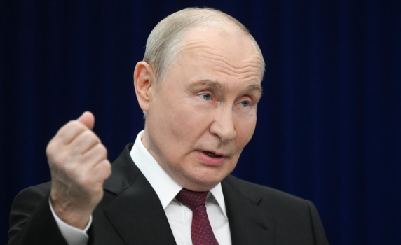 Путин: Ако някой се опита да погълне Русия, може да получи удар в зъбите