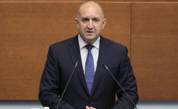 Радев: Безразсъдно е Русия да атакува Германия, но безразсъдно е и Европа да удря дълбоко в Русия