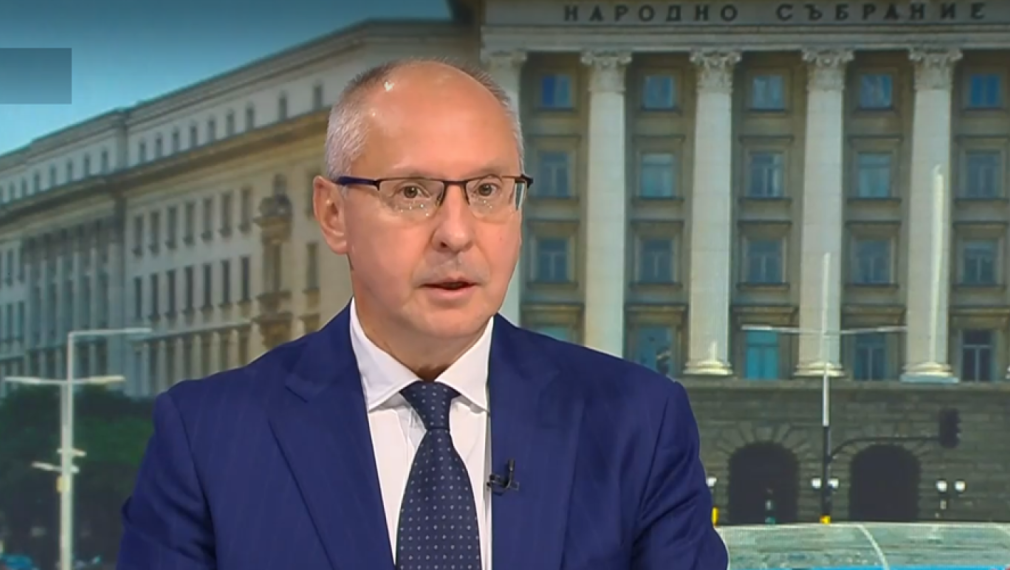 Станишев: Йотова е фаворит за президент, но няма да бъде гумен печат на властта