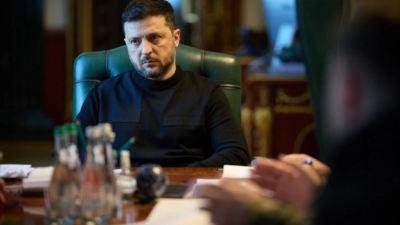 „Дойче веле“: Огромният корупционен скандал в Украйна хвърля сянка върху Зеленски