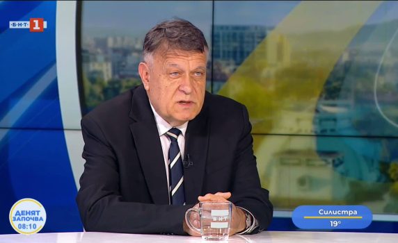 Проф. Георги Вълчев: До година сменяме модела „парите следват ученика“