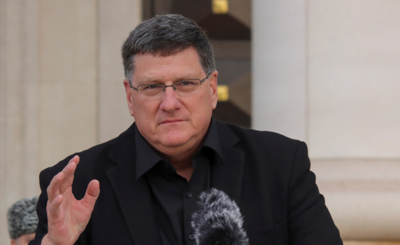 Скот Ритер: Русия връчи на пратениците на Тръмп учтив документ за капитулацията на Украйна. По-добра сделка няма да има
