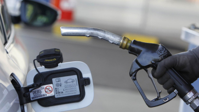 Дизелът достигна безпрецедентните 1,95 евро за литър и върви към 2 евро